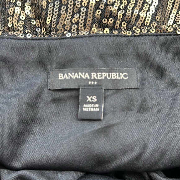Banana Republic NWT Black and Gold Sequin Cowl Neck Cami Size XS - Picture 8 of 10